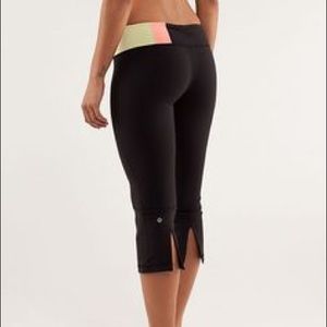 Lululemon Gather and Crow Crop